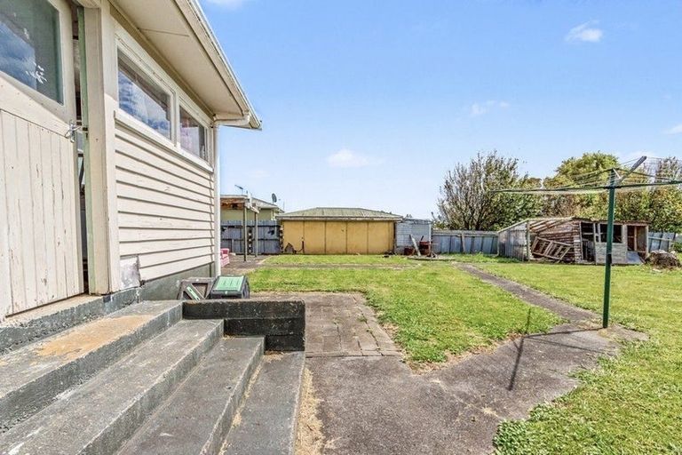 Photo of property in 17 Potaka Street, Marton, 4710