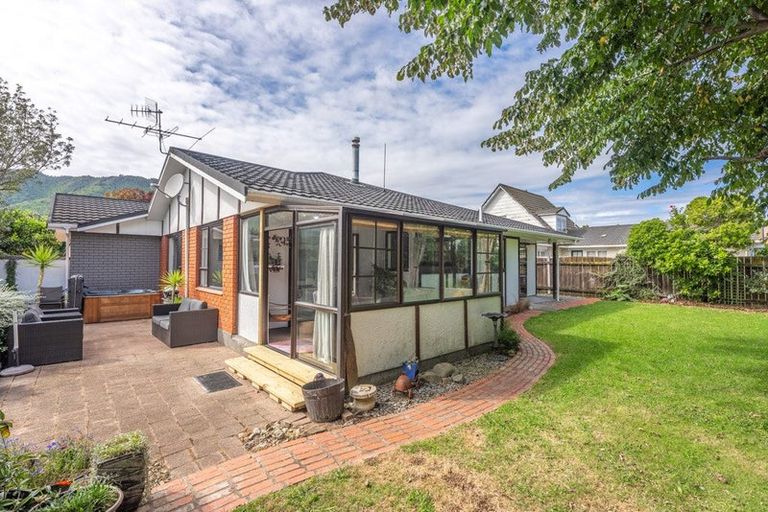 Photo of property in 20 Awanui Drive, Waikanae, 5036