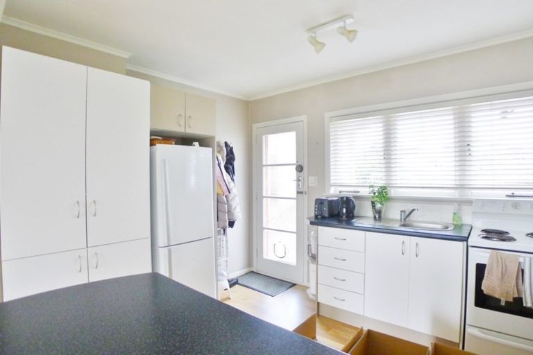 Photo of property in 1/6 Corrella Road, Belmont, Auckland, 0622