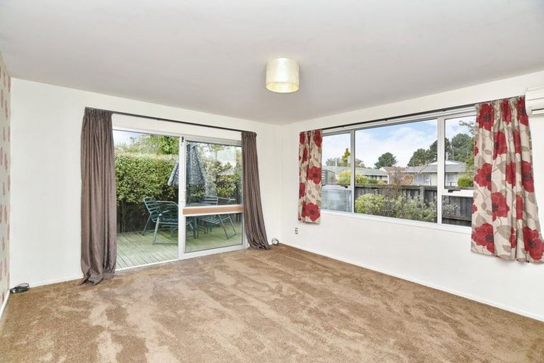 Photo of property in 1/9 Valecrest Avenue, Parklands, Christchurch, 8083