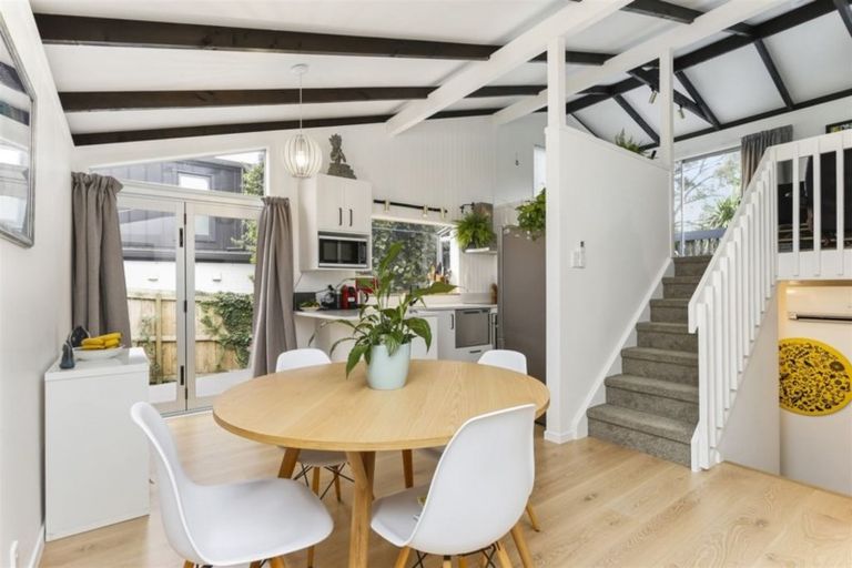 Photo of property in 4/101 Birkenhead Avenue, Birkenhead, Auckland, 0626