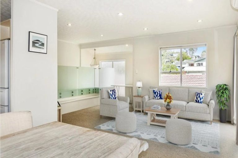 Photo of property in 48 Zita Maria Drive, Massey, Auckland, 0614