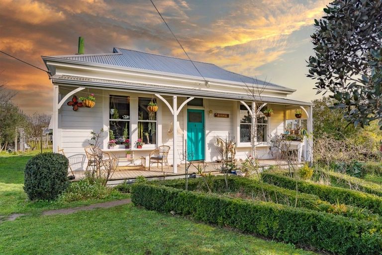 Photo of property in 10 Venice Street, Martinborough, 5711