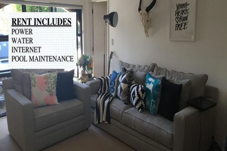 Photo of property in 20 Portsea Place, Chatswood, Auckland, 0626