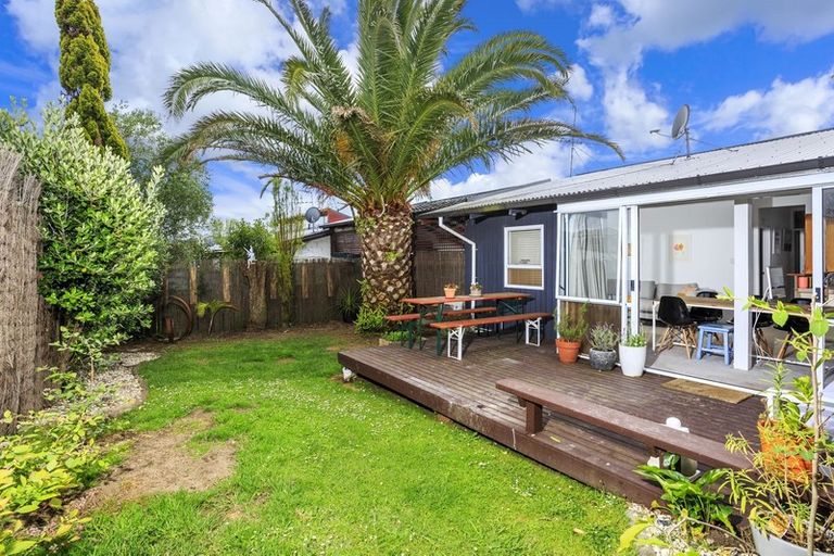 Photo of property in 5/6 Bond Crescent, Forrest Hill, Auckland, 0620