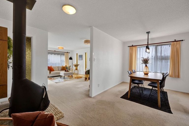 Photo of property in 53 Manu Crescent, Upper Vogeltown, New Plymouth, 4310