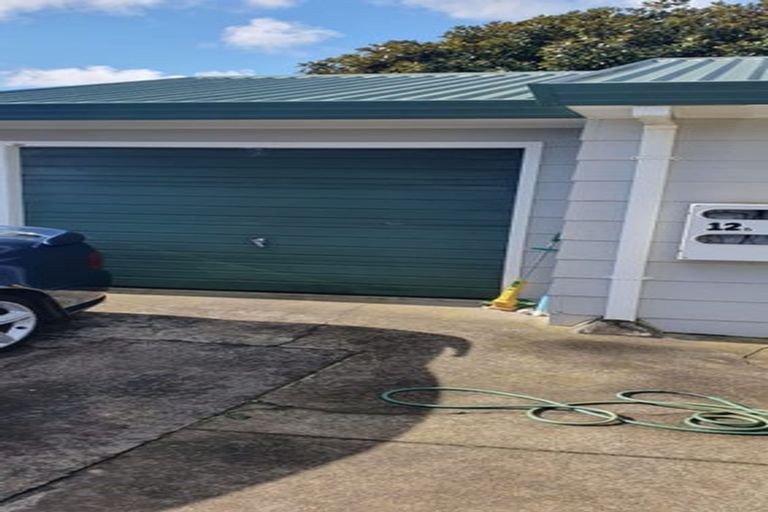 Photo of property in 2/12 Glenlea Place, Flat Bush, Auckland, 2019