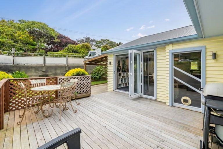 Photo of property in 1 Taku Matenga Grove, Korokoro, Lower Hutt, 5012