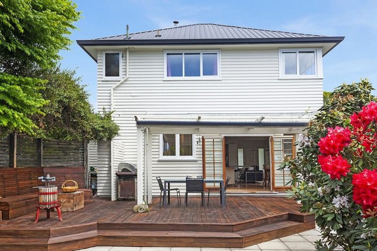 Photo of property in 106 Bryndwr Road, Bryndwr, Christchurch, 8052