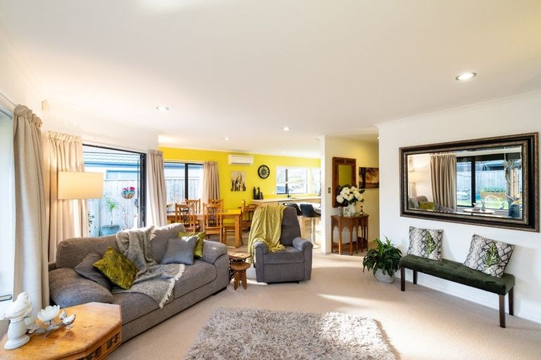 Photo of property in 6 Bucksburn Place, Greenmeadows, Napier, 4112