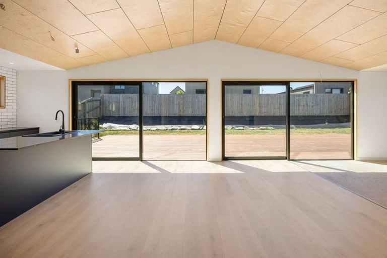 Photo of property in 41 Mount Linton Avenue, Wanaka, 9305