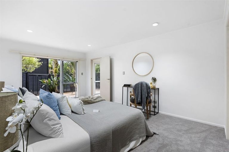 Photo of property in 10 Sanctuary Point, Sunnyhills, Auckland, 2010