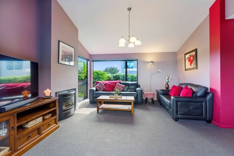 Photo of property in 148 Field Way, Waikanae Beach, Waikanae, 5036
