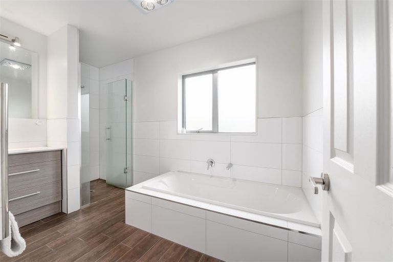 Photo of property in 16 Teatree Close, Huntington, Hamilton, 3210