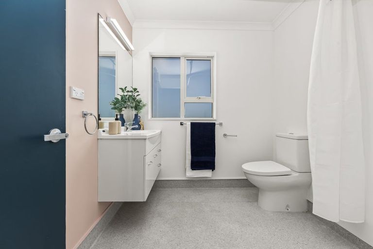 Photo of property in 6 Mahana Road, Paraparaumu Beach, Paraparaumu, 5032