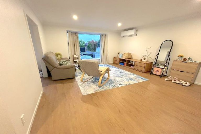 Photo of property in 28 Appleby Crescent, Burnside, Christchurch, 8053