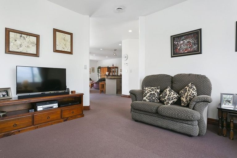 Photo of property in 30 Oaklands Drive, Cambridge, 3434