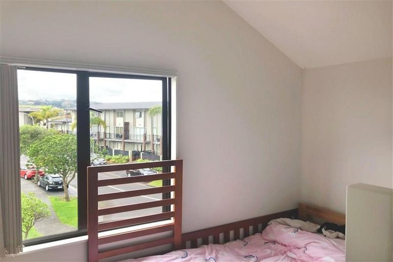 Photo of property in 6 Opito Way, East Tamaki, Auckland, 2013