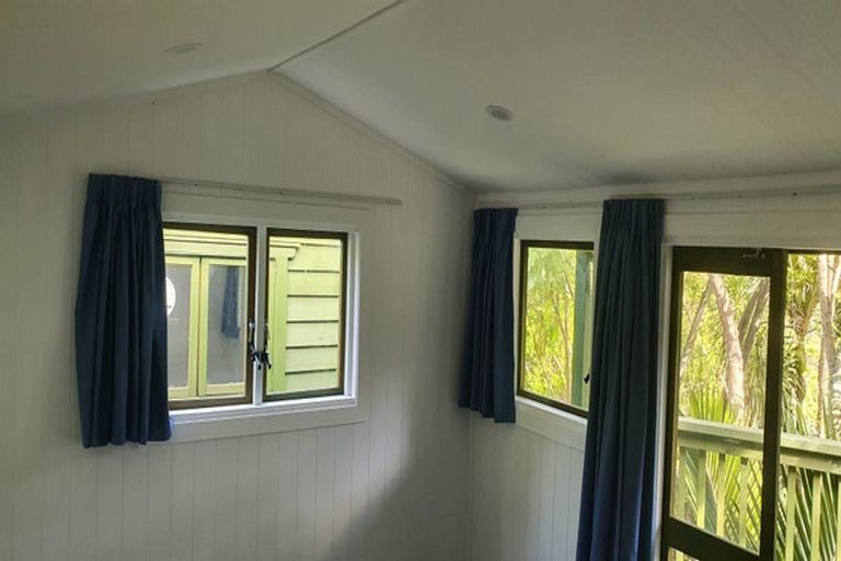 Photo of property in 279 Motutara Road, Muriwai, Waimauku, 0881