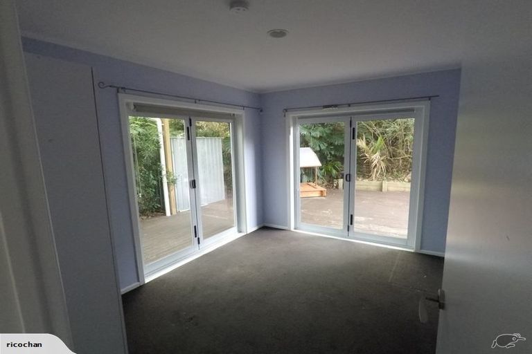 Photo of property in 32 Peter Terrace, Castor Bay, Auckland, 0620