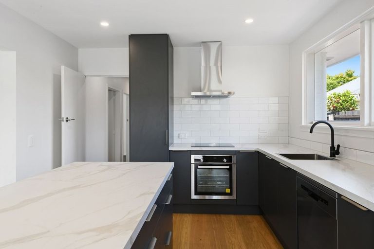 Photo of property in 2/225 Greers Road, Bryndwr, Christchurch, 8053