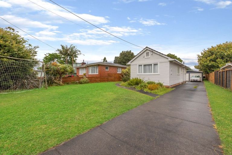 Photo of property in 6 River Road, Te Atatu Peninsula, Auckland, 0610