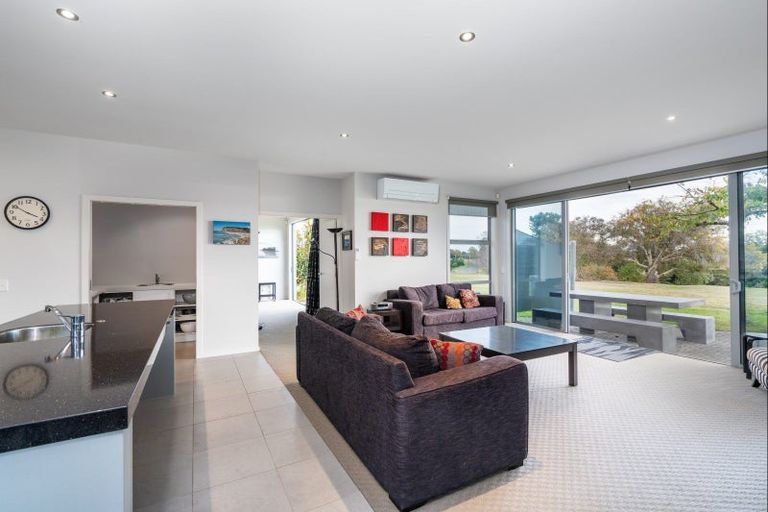 Photo of property in 1 Pukenamu Road, Rainbow Point, Taupo, 3330