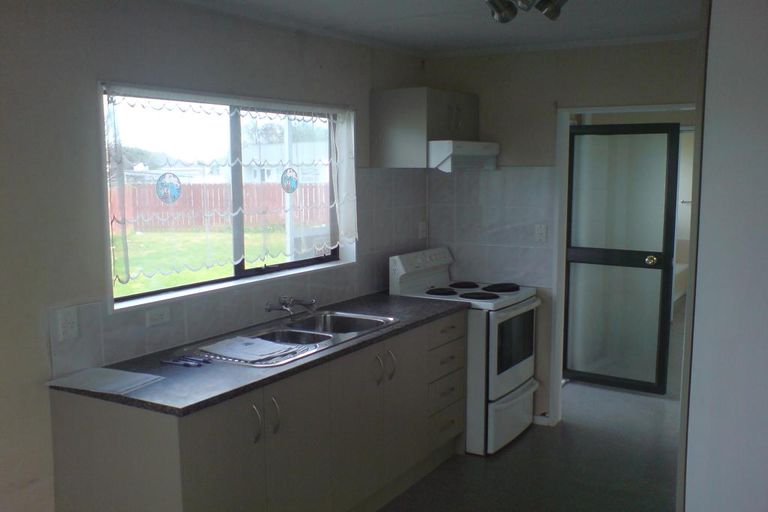 Photo of property in 96 Maplesden Drive, Clendon Park, Auckland, 2103