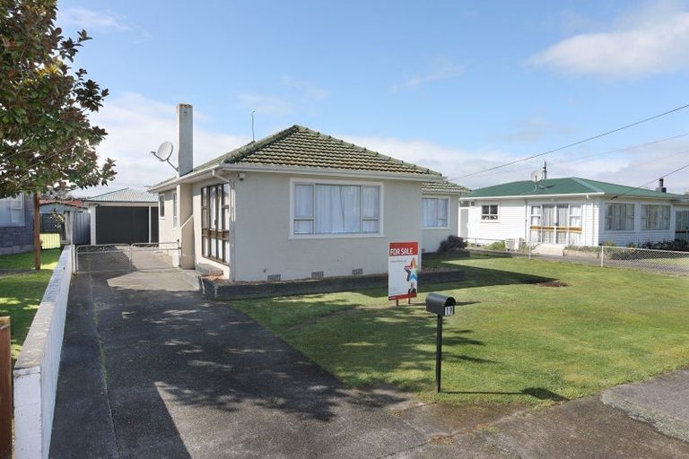 Photo of property in 19 Churchill Avenue, Feilding, 4702