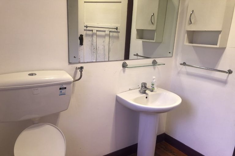 Photo of property in 15 Saint Winifreds Avenue, Hamilton East, Hamilton, 3216