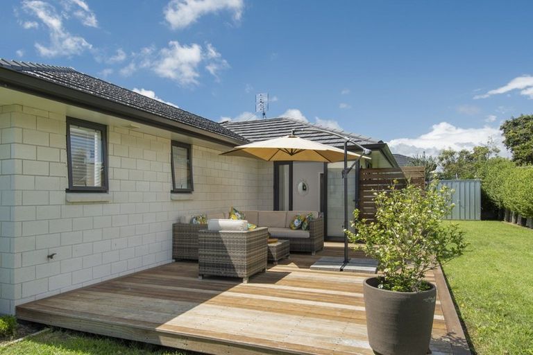 Photo of property in 24 Charlotte Drive, Omokoroa, 3114