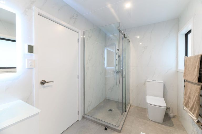 Photo of property in 1/40 Matuhi Rise, Henderson, Auckland, 0612