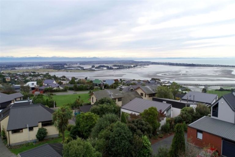 Photo of property in 3 Drayton Drive, Mount Pleasant, Christchurch, 8081