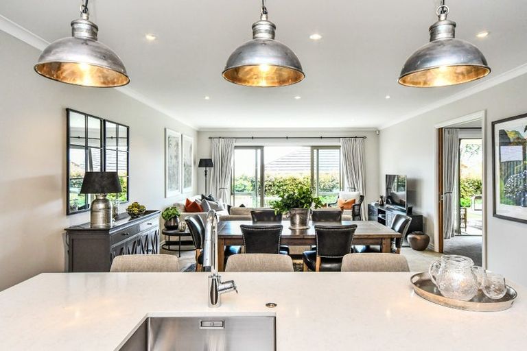 Photo of property in 6 Francesco Drive, Karaka, Papakura, 2113
