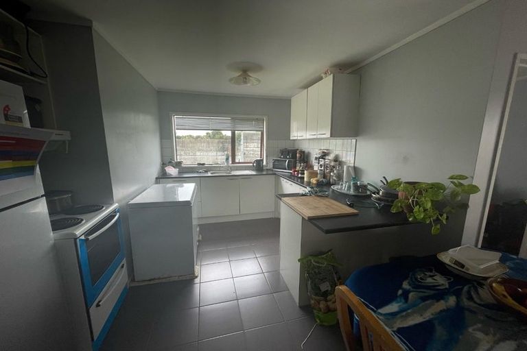 Photo of property in 2/21 Solveig Place, Randwick Park, Auckland, 2105
