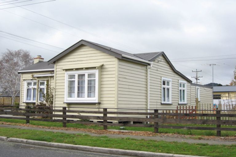 Photo of property in 39 Burns Street, Milton, 9220