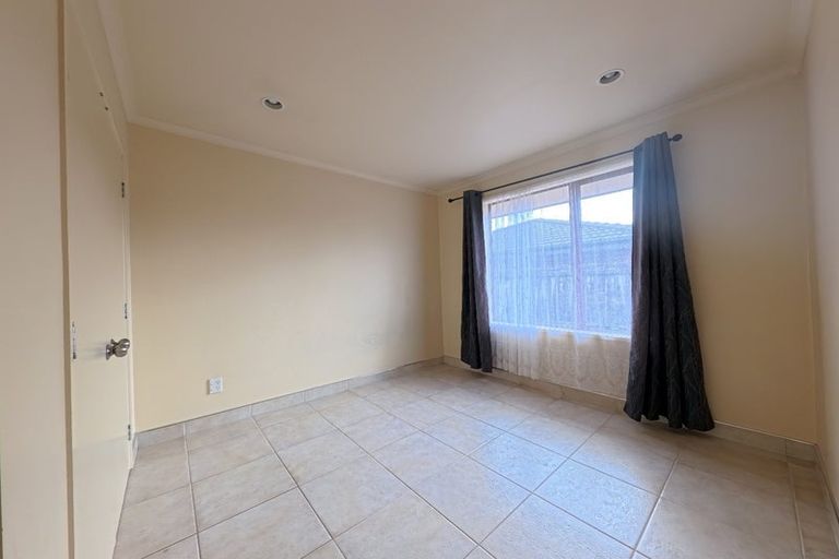 Photo of property in 593 Great South Road, Rosehill, Papakura, 2113