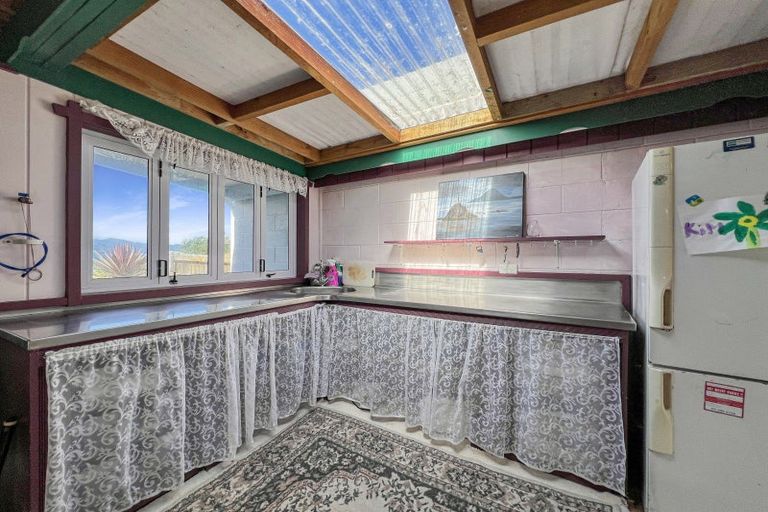 Photo of property in 1e Te Kaha Church Road, Te Kaha, Opotiki, 3199