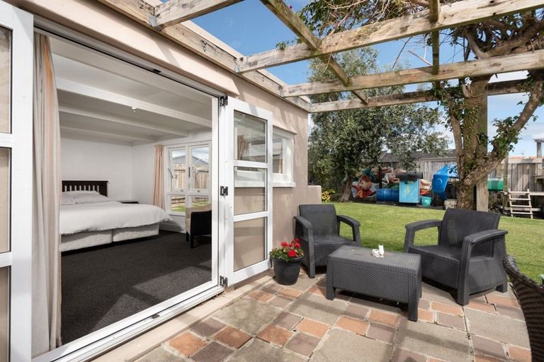 Photo of property in 2/15 Greerton Road, Gate Pa, Tauranga, 3112