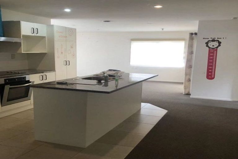 Photo of property in 44 Miro Street, New Lynn, Auckland, 0600