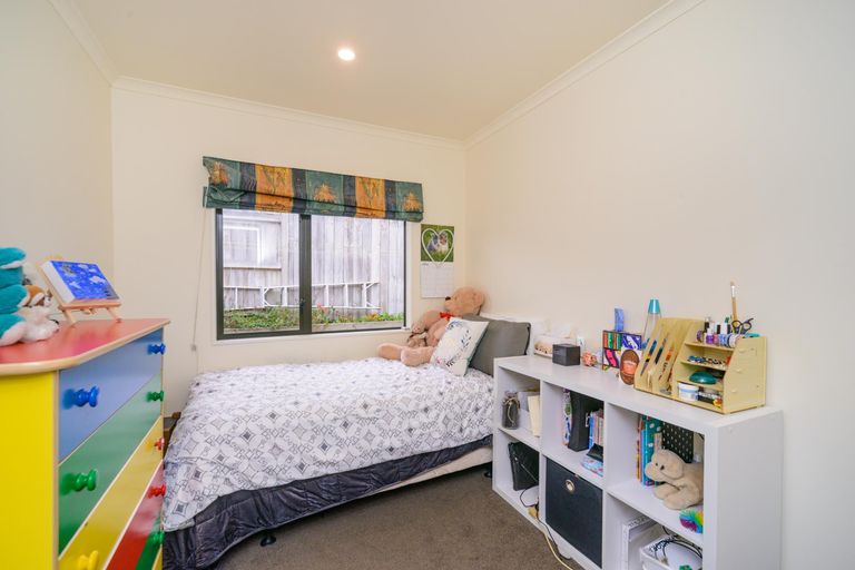 Photo of property in 15 Greenwood Place, Fitzherbert, Palmerston North, 4410