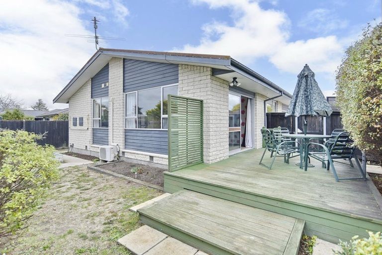 Photo of property in 1/9 Valecrest Avenue, Parklands, Christchurch, 8083