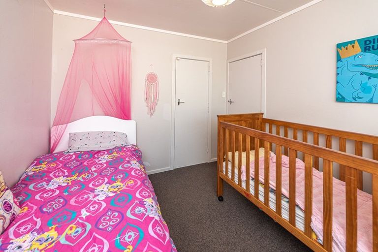 Photo of property in 36 Gibbons Crescent, Castlecliff, Whanganui, 4501