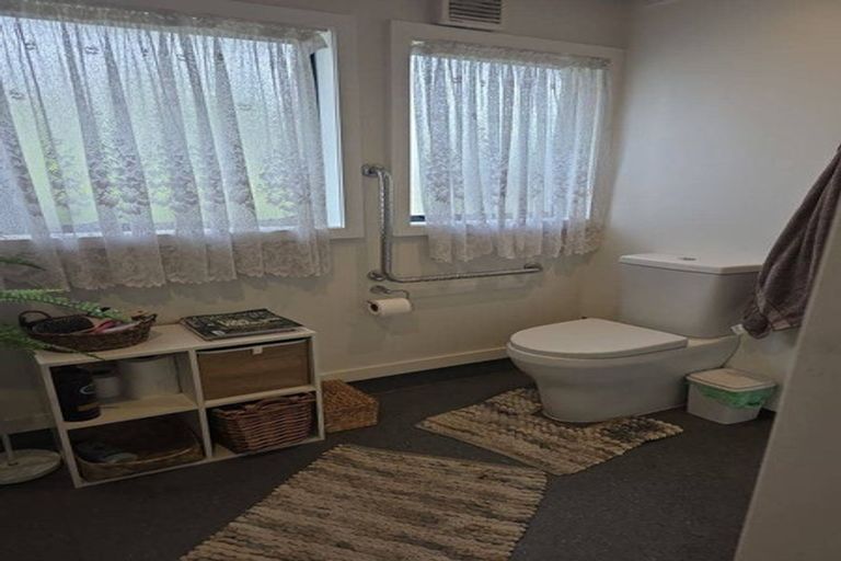 Photo of property in 451 High Street South, Carterton, 5713
