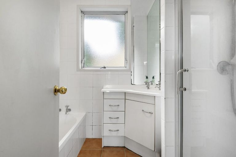 Photo of property in 51 Salamanca Road, Sunnynook, Auckland, 0620