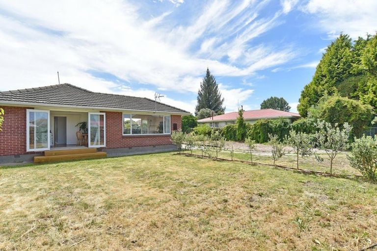Photo of property in 25 Fairmont Place, Hornby, Christchurch, 8042