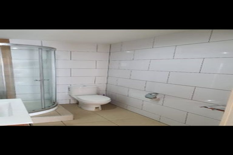 Photo of property in 23a Laurina Road, Sunnynook, Auckland, 0620