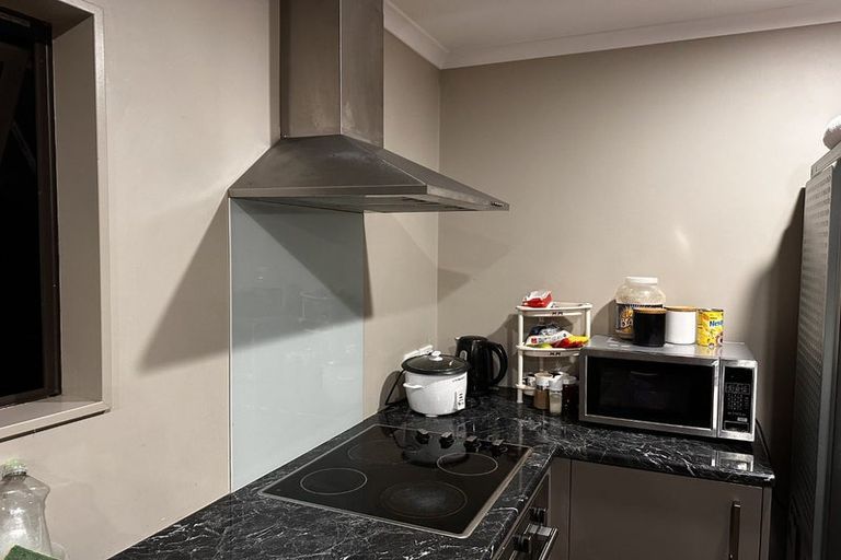 Photo of property in 21 Benton Place, Manurewa, Auckland, 2102