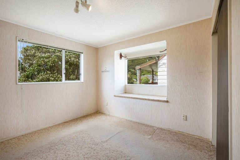 Photo of property in 6 Bowline Place, Whitby, Porirua, 5024