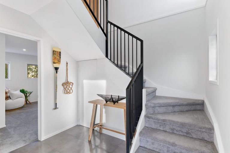 Photo of property in 1/98 Park Rise, Campbells Bay, Auckland, 0630